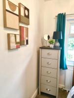 4BR Free Parking Wi-Fi, Long Stays-Business-Families, Wakefield - Bed and Breakfast