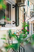 Eucalyptus Apartment Corfu Town - Starlink - Bed and Breakfast Anemómylos
