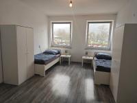 Work and Stay Plettenberg IaM 130qm 4 Schlafzimmer,9x Einzel Bett, Neu Modernisiert - B&B Plettenberg