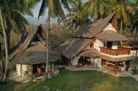 B&B Lamunga - Beach-Front Sumbawa Surf House - Bed and Breakfast Lamunga