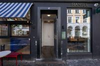 Stylish Flat on Lively Street in Downtown - Ferienwohnung