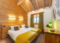 Tweepersoonskamer met 2 Aparte Bedden en Badkamer