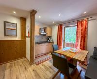 Apartment mit Balkon und Gartenblick