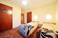 Pokoje ŁÓDŹ "Helenówek", Parking - B&B Lodz