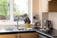 Beautiful House by Station with Private Parking - Chambres d’hôtes Cambridge