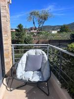 Pool apartment 5 minutes walk from beach - B&B Porto Rafti