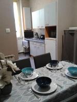 B&B Le Creusot - « Chez Nous » T2 calme et confortable - Bed and Breakfast Le Creusot