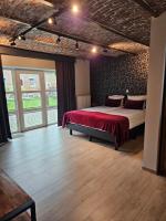 King Room with Spa Bath