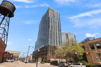 Foundry Unmatched Skyline Views at Lincoln Park - B&B Chicago
