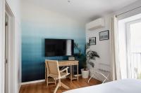 Suite met Queensize Bed en Uitzicht op het Zwembad