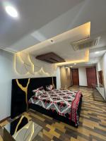 B&B Lahore - Pent House Apartment - Gold Crest DHA - Bed and Breakfast Lahore