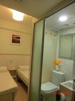 Kleines Zweibettzimmer
