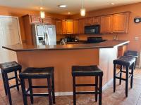 A huge Sprawling House on a large lot -15 minutes to St Louis - B&B