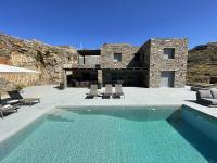 B&B Koundouros - VeneTerra-Refined Elegance in a 4-Bed Kea Villa - Bed and Breakfast Koundouros