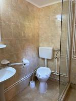 Camera Doppia con Letti Singoli con Bagno