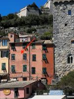 Azzurra, sulla Calata di Portovenere - B&B Portovenere