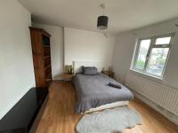 B&B Cheshunt - Waltham Cross Rooms - Bed and Breakfast Cheshunt