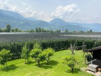 Haus Hafner Sonniges Apartment - Ferienwohnung Terlan