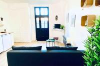 Jolie maison avec jardin au calme en ville - Bed and Breakfast