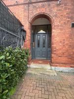 B&B Dublin - Superb Location 3 MIN TO RDS, AVIVA, D4 2 BED APARTMENT - Bed and Breakfast Dublin