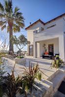 Serenity Garden Retreat - B&B Prinés