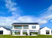 Beach house, sea, castle and mountain view - Bed and Breakfast Newry
