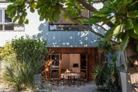 Bow Street Apartments & Cottage - B&B