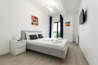 Apartment with Lake View