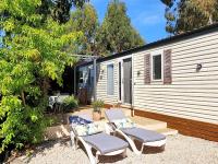 B&B La Londe-les-Maures - Chalet Melrose - Camping Parc Valrose - Bed and Breakfast La Londe-les-Maures