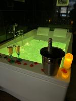 La Casa d'Ailleurs BERRY SEJOURS - Bed and Breakfast