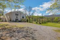 Riverside Serenity- A Picturesque Retreat cottage - Bed and Breakfast