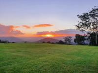 Modern Couples Getaway - B&B Witta