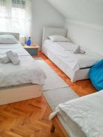 Chambre Triple Économique avec Salle de Bains Commune