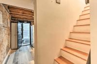 1850s historic Row House 7min train to NYC with private backyard - B&B Jersey City