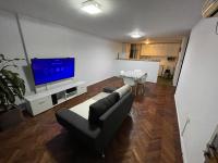 Depto Nva Cba mts Parque Sarmiento con cochera - B&B Córdoba