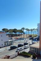 Superbe appartement avec vue mer, piscine et parking privé gratuit - B&B La Pineda