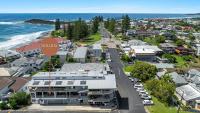 Pilotage 3 - Lighthouse Views & Coastal Living in the Heart of Yamba - Holiday Yamba - B&B Yamba