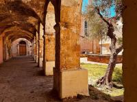 Roussos Place - Next To Splantzia Square - 2bd 2ba - B&B Chionato