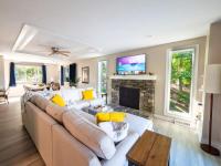 Berkshire Vacation Rentals: Leicester Lake Front Home Come Relax - Chambres d’hôtes Leicester