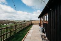 Woodpecker Lodge- A Pet Friendly Rural Retreat - B&B Callington