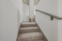 2BR 2BA Spacious Historic Loft With Gym by ENVITAE - Bed and Breakfast Kansas City
