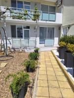Apartment with Garden View