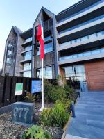 HOM I Depto 3D2B, Estacionamiento, Piscina temperada, frente al lago, Costanera - Chambres d'hôtes Puerto Varas