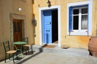 Vori`s blue door country house - Bed and Breakfast