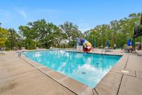Lake View Getaway Near SDC with Hot Tub, Games, Large Deck & Free Daily Activities - Chambres d'hôtes Branson