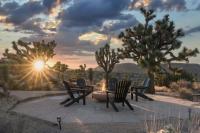 Skyline Ridge- Modern Residence w Sprawling Views - B&B
