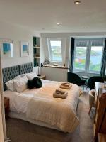 Superior Super King or Twin Suite with Sea View
