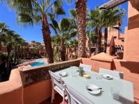 Modern 2 Bedroom Beachside Apartment NR72 - B&B