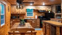 Secluded 3BR 1BA Cabin for Cozy Living - B&B