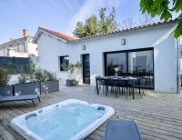 Maison T4 Climatisée avec Jacuzzi à Lagord - Chambres d’hôtes